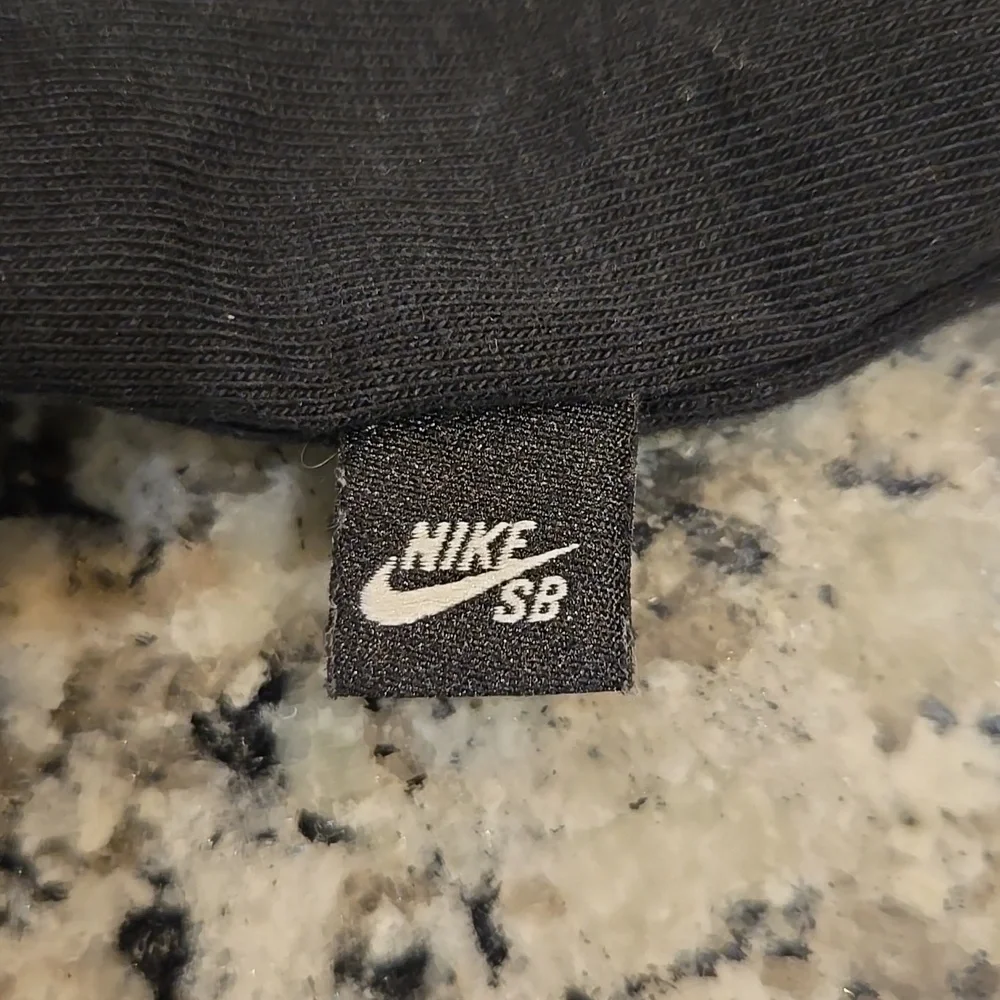 NIKE SB M90 LAZY GAWD TEE. SIZE LARGE. BLACK.. UNISEX.